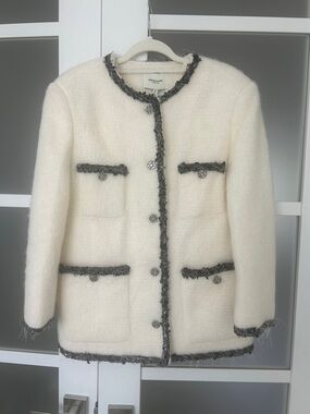 Elegant Cream Jacket/blazer with Black Trim (Chanel vibe)